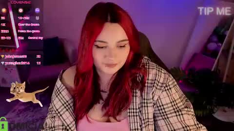 Snapshot of mia_r0ss chatting on 07/22/26, 01:30 Mia online show from 07/22/26, 01:30
