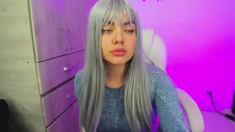 Mia online show from 11/05/25, 02:55