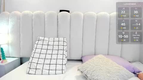 Snapshot of mia_rom chatting on 02/22/25, 01:02 Mia online show from 02/22/25, 01:02