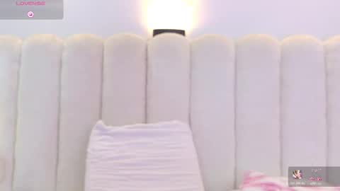 Mia online show from 11/19/25, 12:27