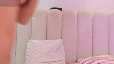 Mia online show from 02/21/26, 12:28