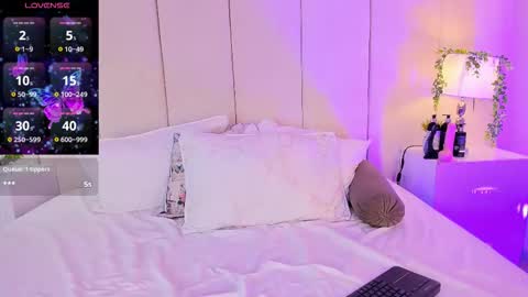 mia rousse25 online show from 11/15/25, 02:13