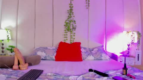 mia rousse25 online show from 04/19/26, 06:10