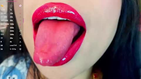 Mia online show from 11/10/25, 06:29