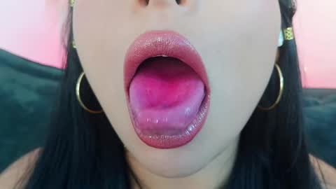 Mia online show from 04/21/26, 09:50