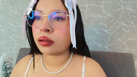 Snapshot of mia_roux13 chatting on 01/02/25, 06:56 Mia Roux online show from 01/02/25, 06:56
