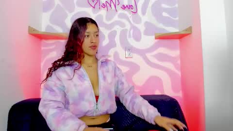 Mia . online show from 12/18/25, 01:39