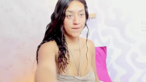 Mia . online show from 04/11/26, 11:03