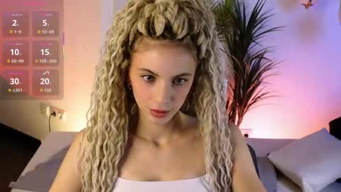 Mia online show from 10/30/25, 06:26