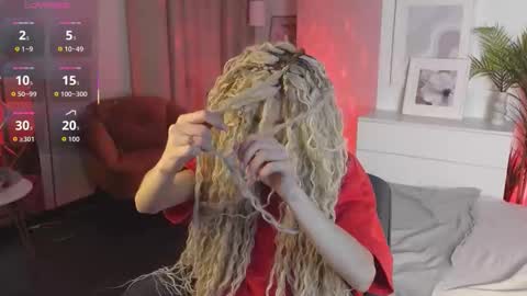 Mia online show from 12/23/25, 06:33