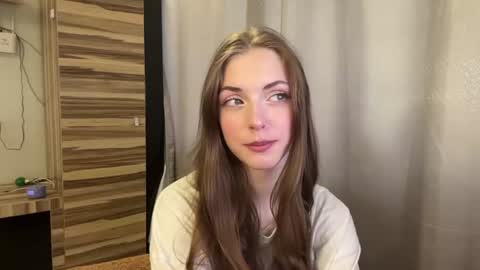Mia online show from 07/17/26, 06:31
