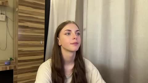 Mia online show from 07/20/26, 10:39