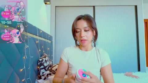 Mia online show from 02/11/25, 06:19