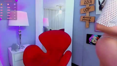 Mia  online show from 09/18/25, 12:07