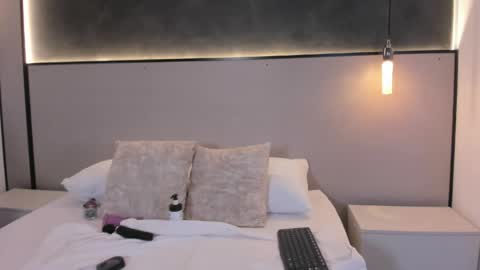 M I A online show from 04/20/26, 12:19