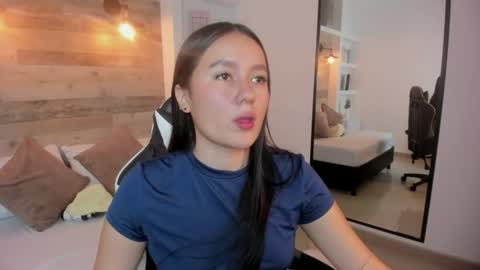 Snapshot of mia_slora chatting on 07/15/26, 12:54 M I A online show from 07/15/26, 12:54