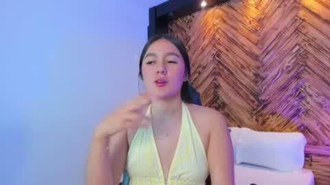 Snapshot of mia_slora chatting on 07/16/26, 12:22 M I A online show from 07/16/26, 12:22
