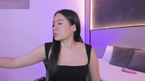 Snapshot of mia_slora chatting on 07/22/26, 12:19 M I A online show from 07/22/26, 12:19