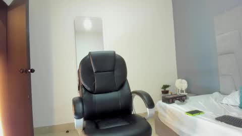 mia_smith_x online show from 02/19/25, 02:23