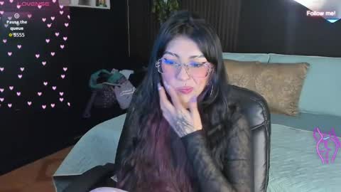 Mia online show from 05/31/26, 06:21