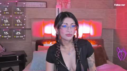 Snapshot of mia_smoke_ chatting on 07/16/26, 01:33 Mia online show from 07/16/26, 01:33