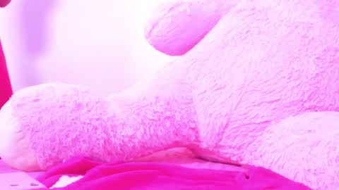 Snapshot of mia_taaylorr chatting on 12/07/24, 02:24 Mia online show from 12/07/24, 02:24