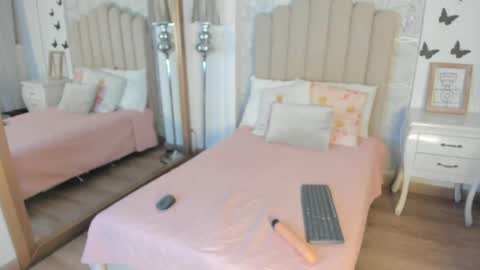 mia_tentacion__ online show from 05/03/26, 05:24