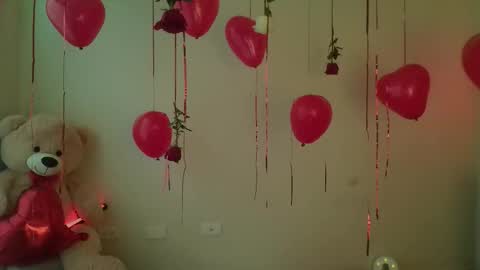 Snapshot of mia_thopsom chatting on 02/14/26, 04:59 mia_thopsom online show from 02/14/26, 04:59