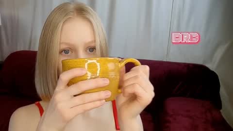 Mia online show from 01/31/25, 10:10