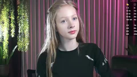 Mia online show from 11/29/25, 07:39