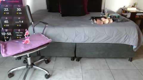 MIA  online show from 09/28/25, 02:44