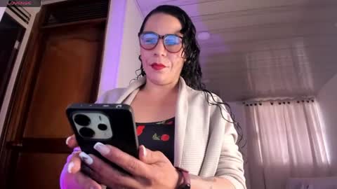 Snapshot of mia_velvet1 chatting on 05/07/26, 12:10 MIA online show from 05/07/26, 12:10