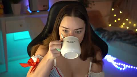 VixenMia online show from 02/11/25, 04:01