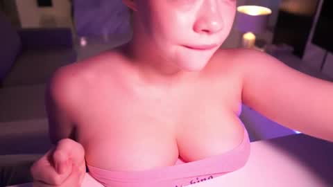 VixenMia online show from 10/08/25, 03:26