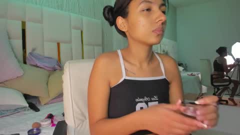 mia_vy online show from 02/22/26, 03:07
