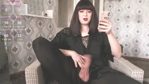 mia_wallase online show from 01/07/25, 03:33