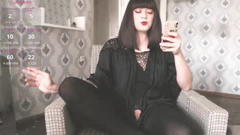 mia_wallase online show from 03/03/25, 07:10