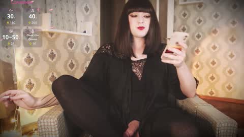 mia_wallase online show from 09/27/25, 05:18