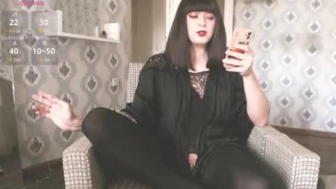 mia_wallase online show from 03/24/26, 08:41