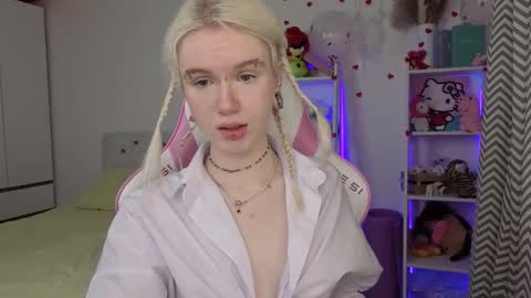 Mia online show from 02/21/26, 03:18