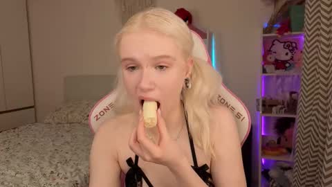 Mia online show from 03/14/26, 03:23