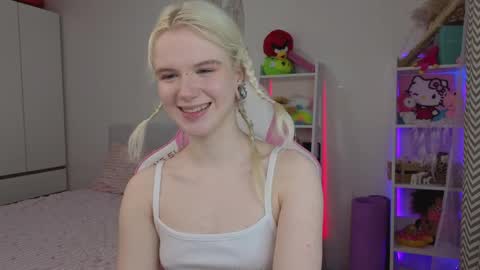 Mia online show from 04/07/26, 03:29