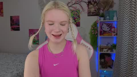 Snapshot of mia_waterlily chatting on 05/11/26, 03:12 Mia online show from 05/11/26, 03:12