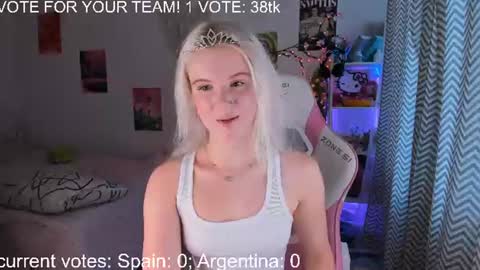 Snapshot of mia_waterlily chatting on 07/19/26, 03:32 Mia online show from 07/19/26, 03:32