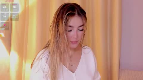 Mia White  online show from 02/19/26, 12:56