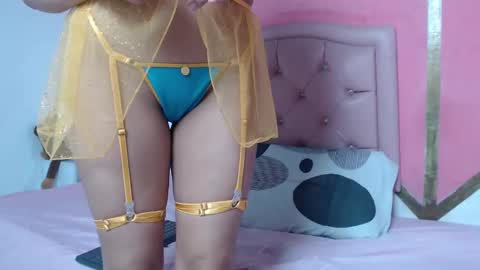 Mia online show from 10/31/25, 11:55