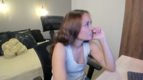 Mia   online show from 07/28/26, 08:23