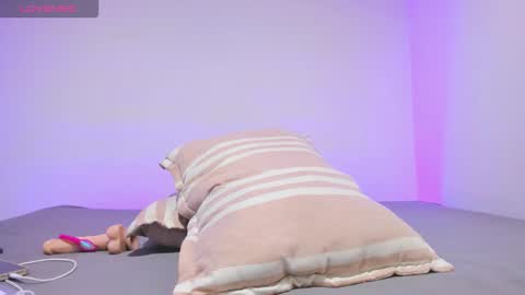 Snapshot of mia_xxx__ chatting on 01/10/26, 12:23 MIA INDEPENDENT MODEL online show from 01/10/26, 12:23