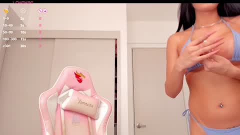Snapshot of mia_yourmommy chatting on 12/18/24, 12:51     online show from 12/18/24, 12:51