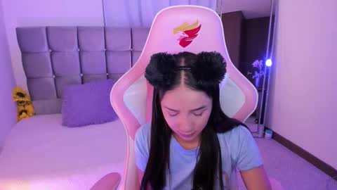 Snapshot of miaa_06 chatting on 09/18/25, 11:18 mia nicolle online show from 09/18/25, 11:18